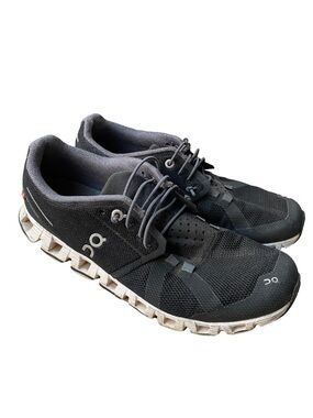 On Cloud 5 Running women’s black Swiss engineering sneaker shoes size 7.5